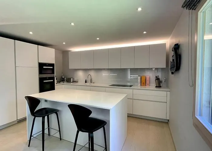 Private Luxury 4 Bedroom In Waldhaus Apartman