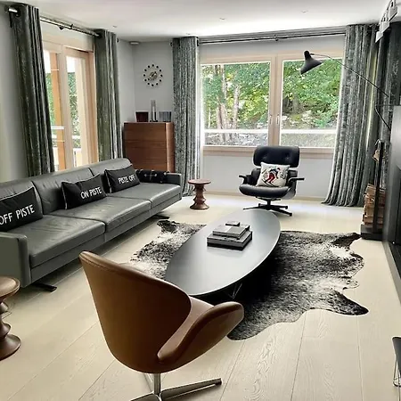 Private Luxury 4 Bedroom In Waldhaus 公寓