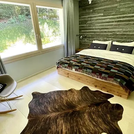 Private Luxury 4 Bedroom In Waldhaus 公寓